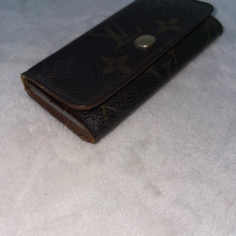 Authentic Louis Vuitton 4 Key Wallet - Picture 12 of 13